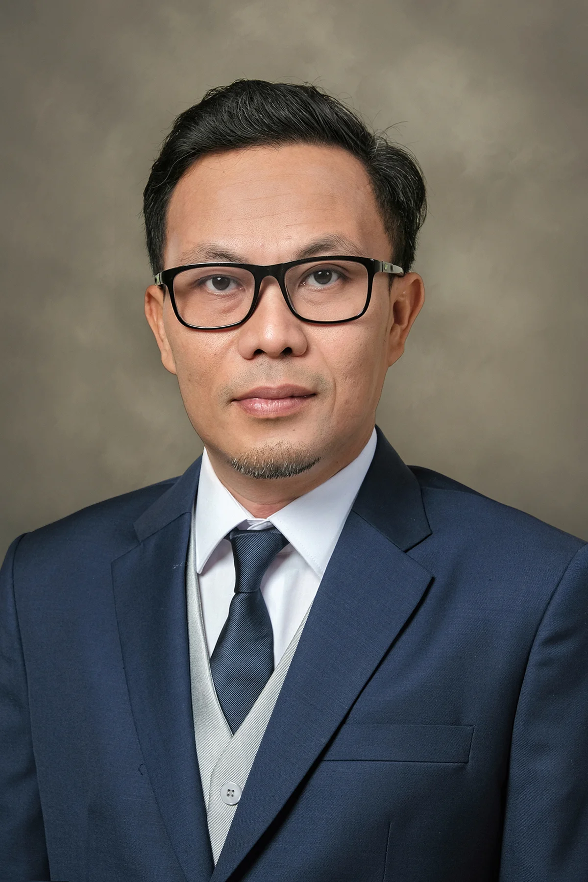 Adhy Listian